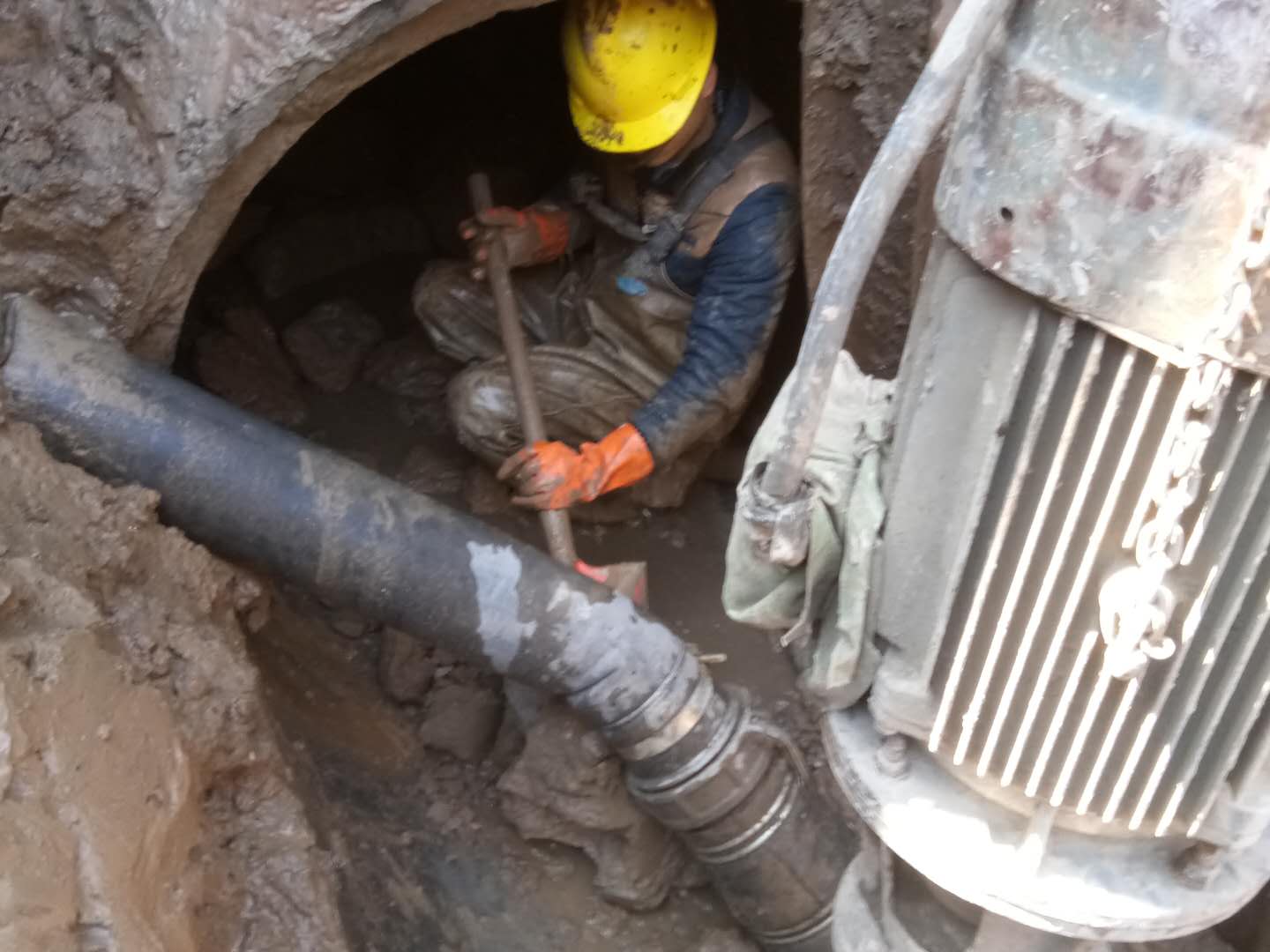 莞城街道管道清淤