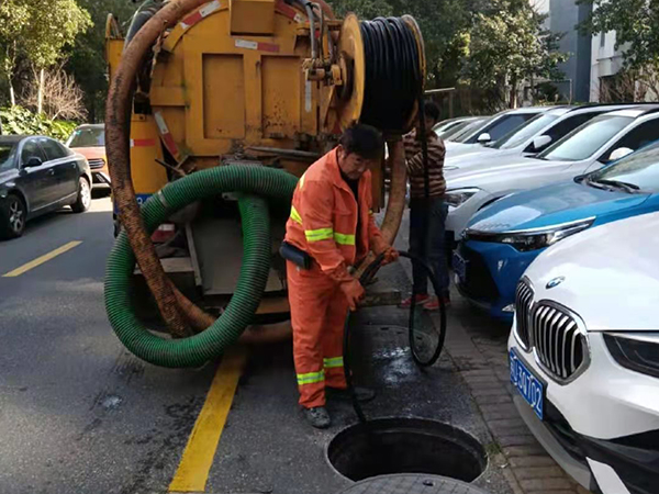 莞城街道排污管道清淤
