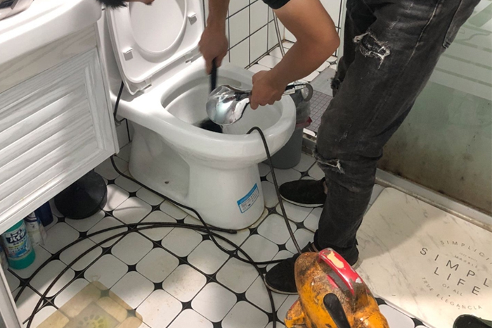 莞城街道马桶堵塞自己疏通还是找师傅？专业上门服务让你省时更省心